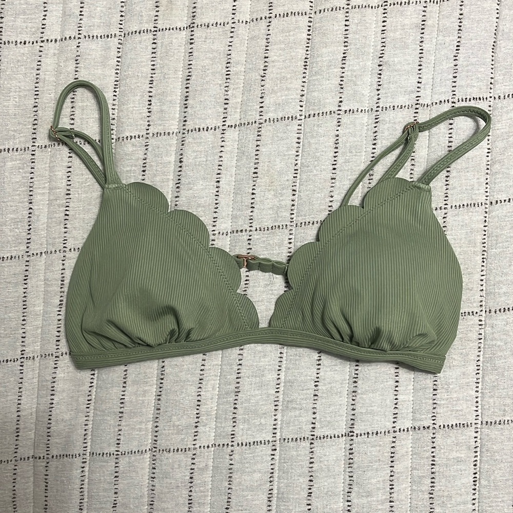 Vanilla/Beach Bathing Suit Top S Like New